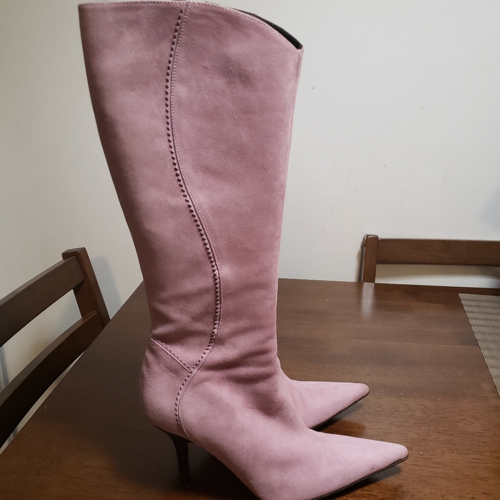 Boots - Picture 2 of 6